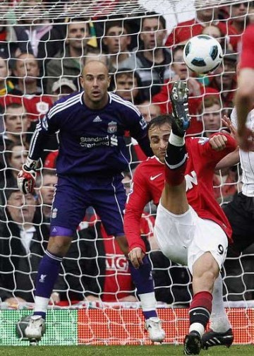  热刺锋霸帽子戏法刷新纪录  